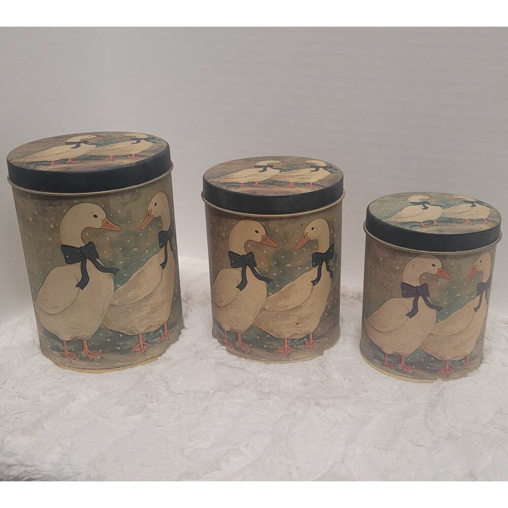 Set of 3 vintage nesting "Winter Geese" tins